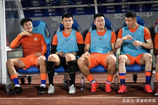 周琦伤退徐杰24分王哲林25+6 上海险胜广东